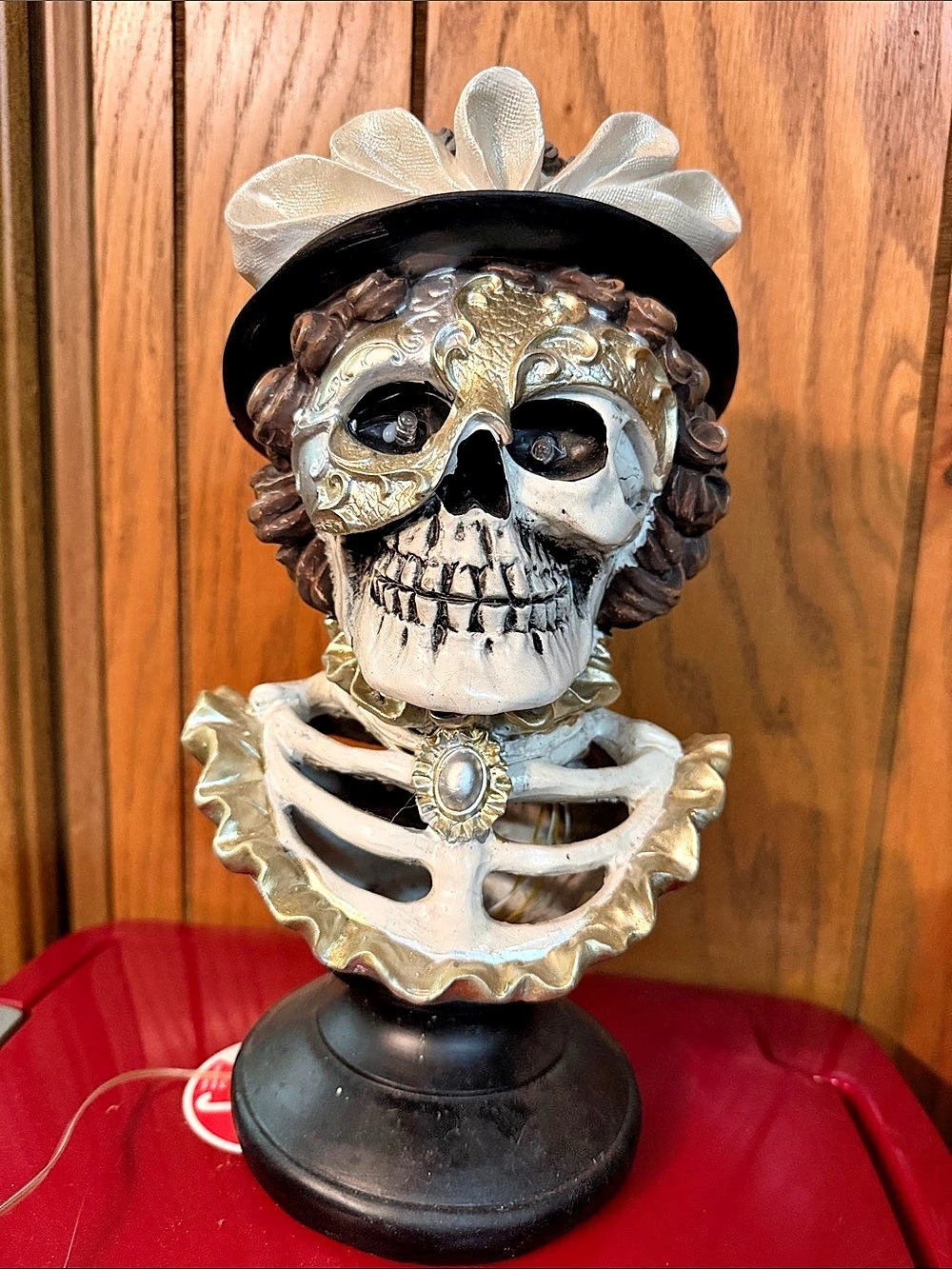 Skeleton Bust Halloween Decor Black & White